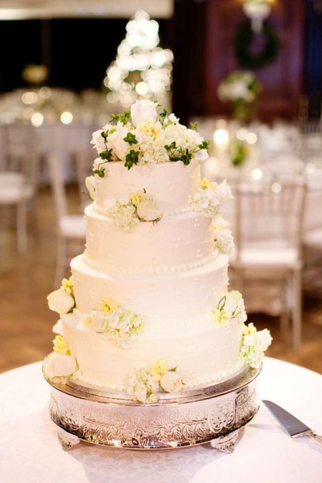 Classic White Cake with Flowers