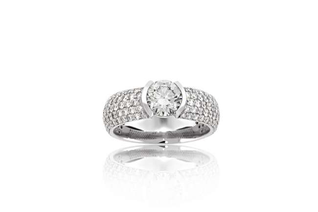 Round-Cut Diamond Engagement Ring