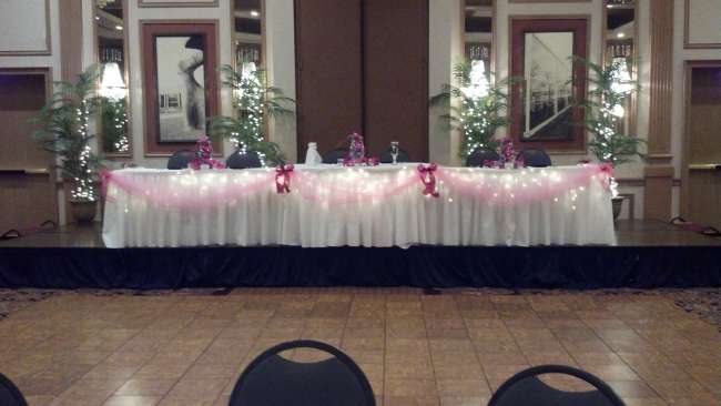 Head Table in Pink