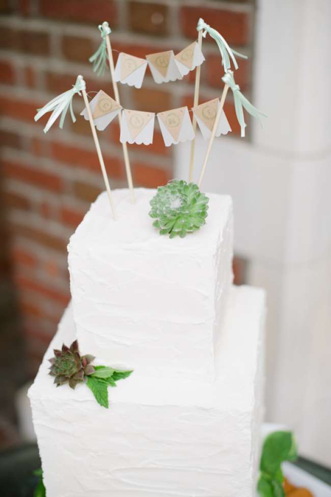 Rustic white wedding cake