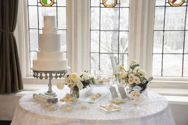 Wintry Cake & Dessert Table