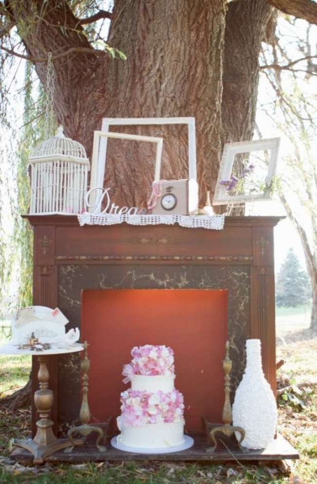 Decor accessories for outdoor wedding