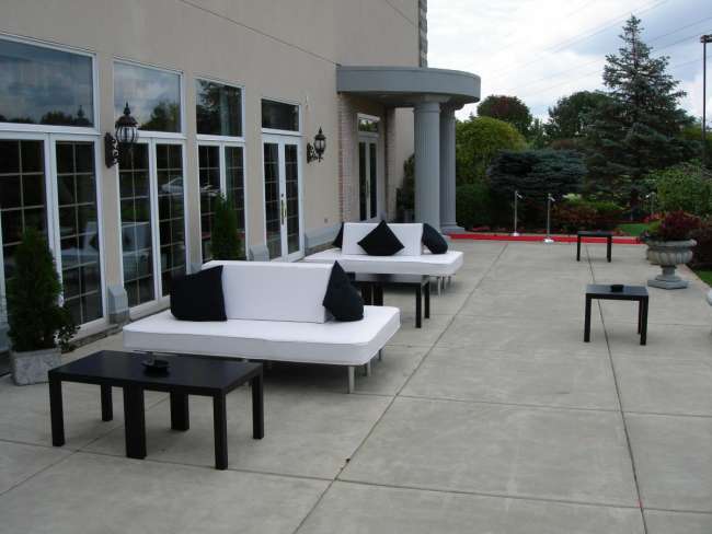 outdoor lounge