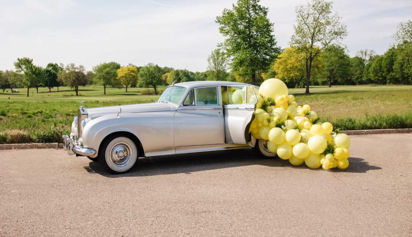 Detroit Classic Car Rentals | WeddingDay Magazine