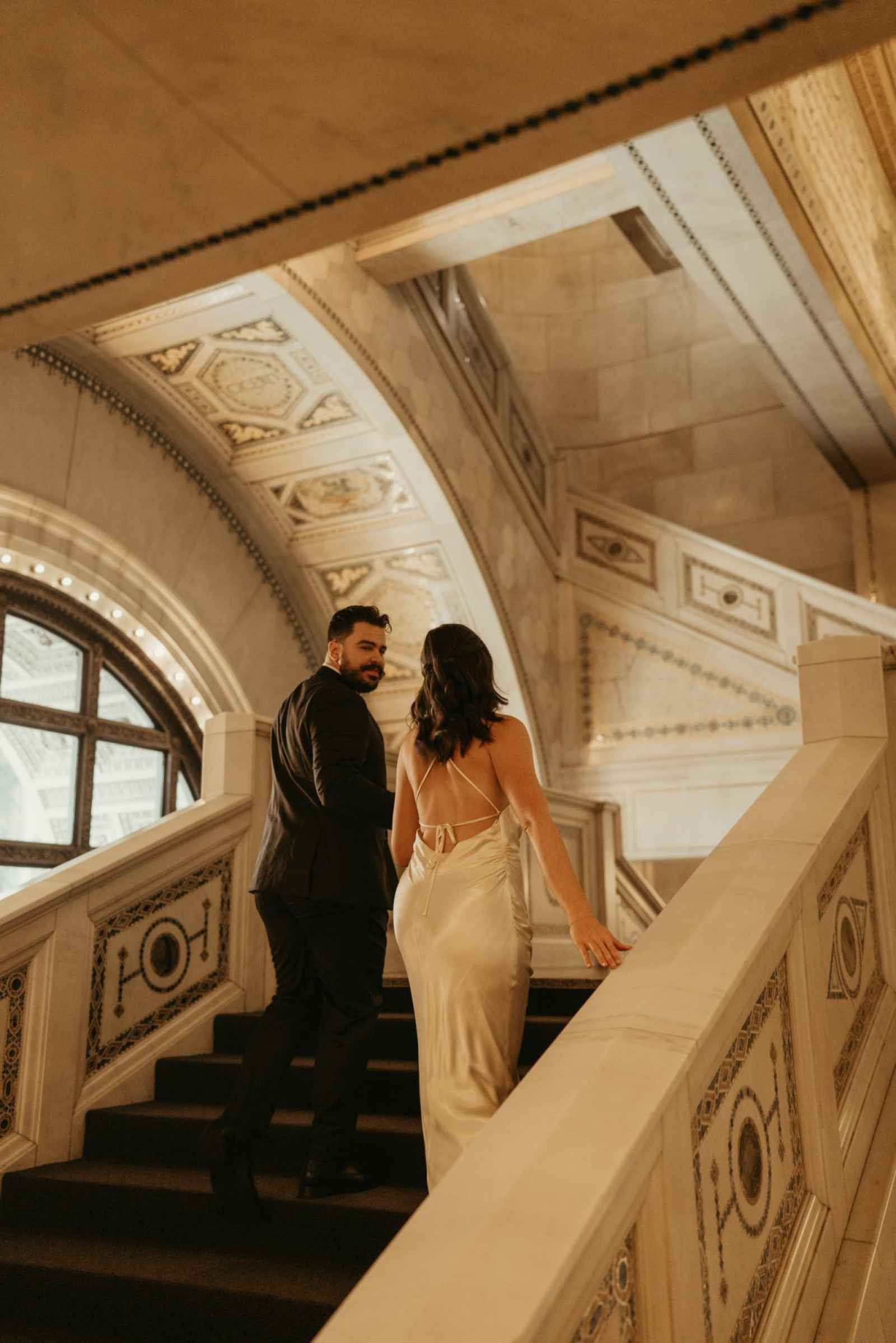 An Artistic and Iconic Chicago E-Session: The Engagement of Haley and ...
