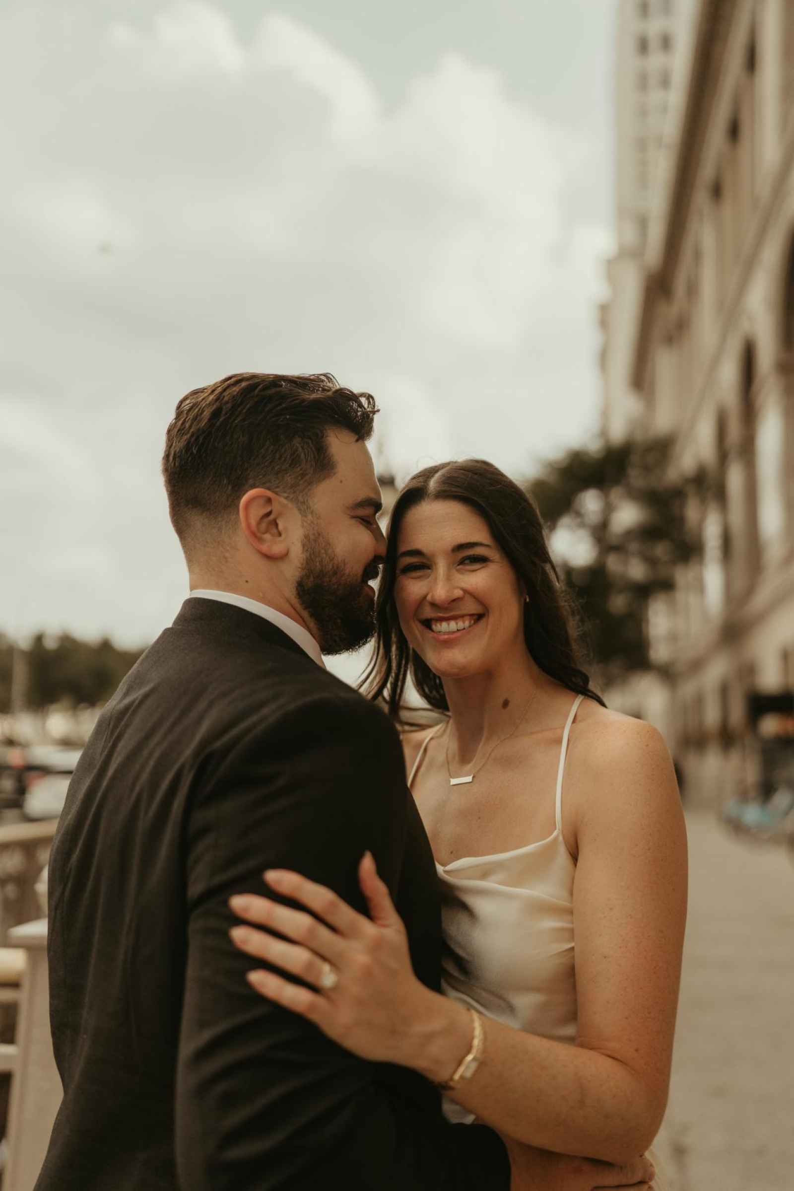 An Artistic and Iconic Chicago E-Session: The Engagement of Haley and ...