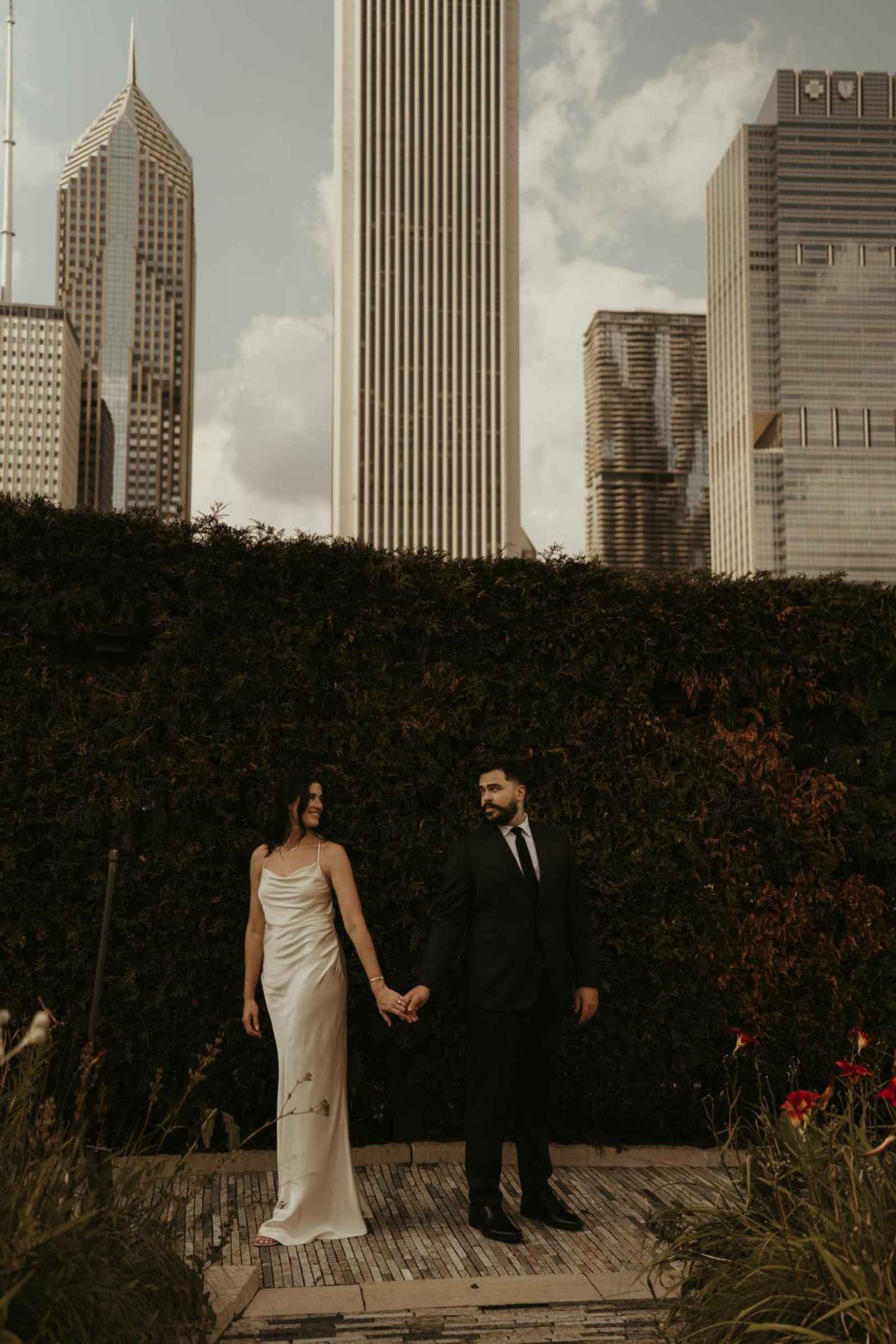 An Artistic and Iconic Chicago E-Session: The Engagement of Haley and ...