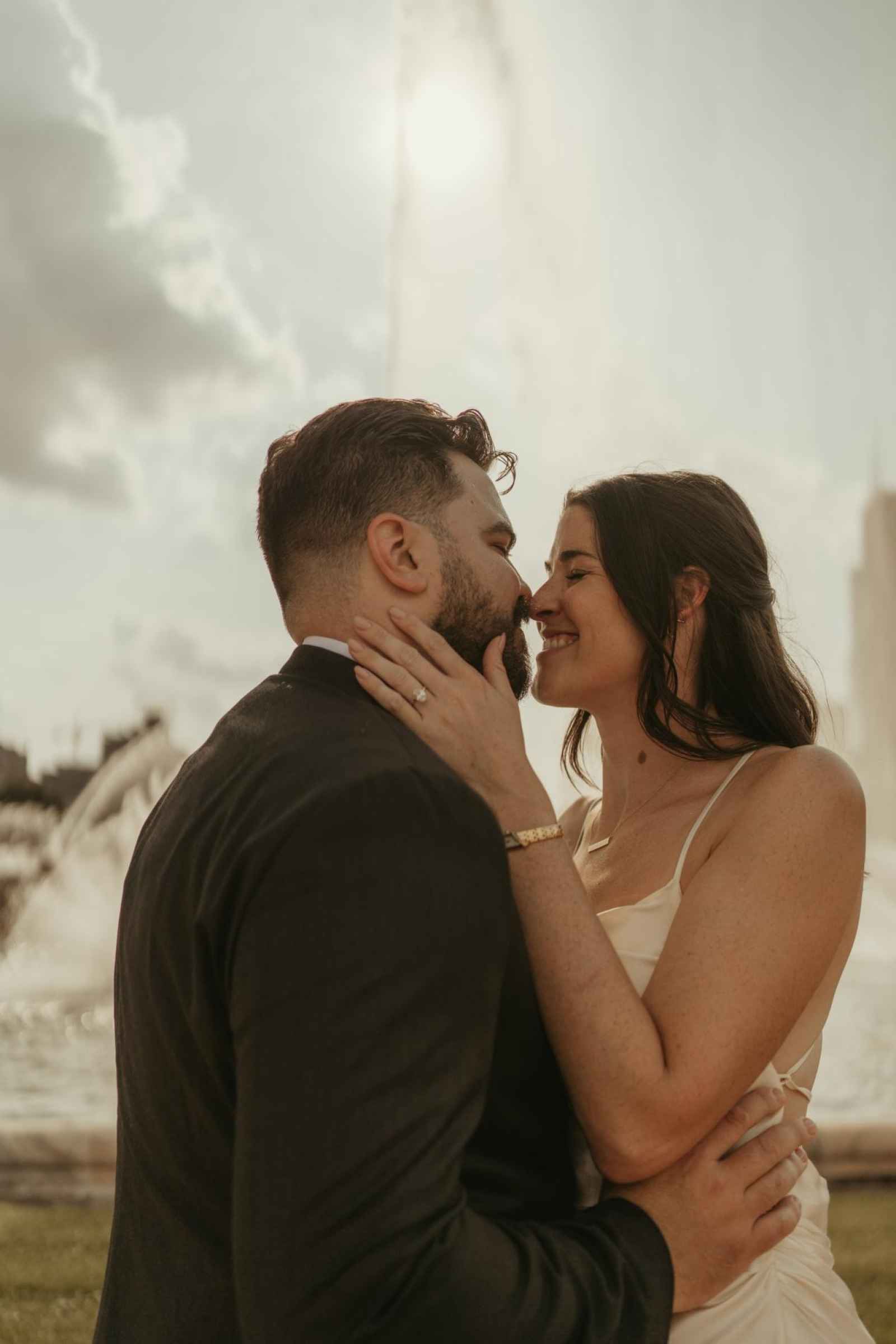 An Artistic and Iconic Chicago E-Session: The Engagement of Haley and ...