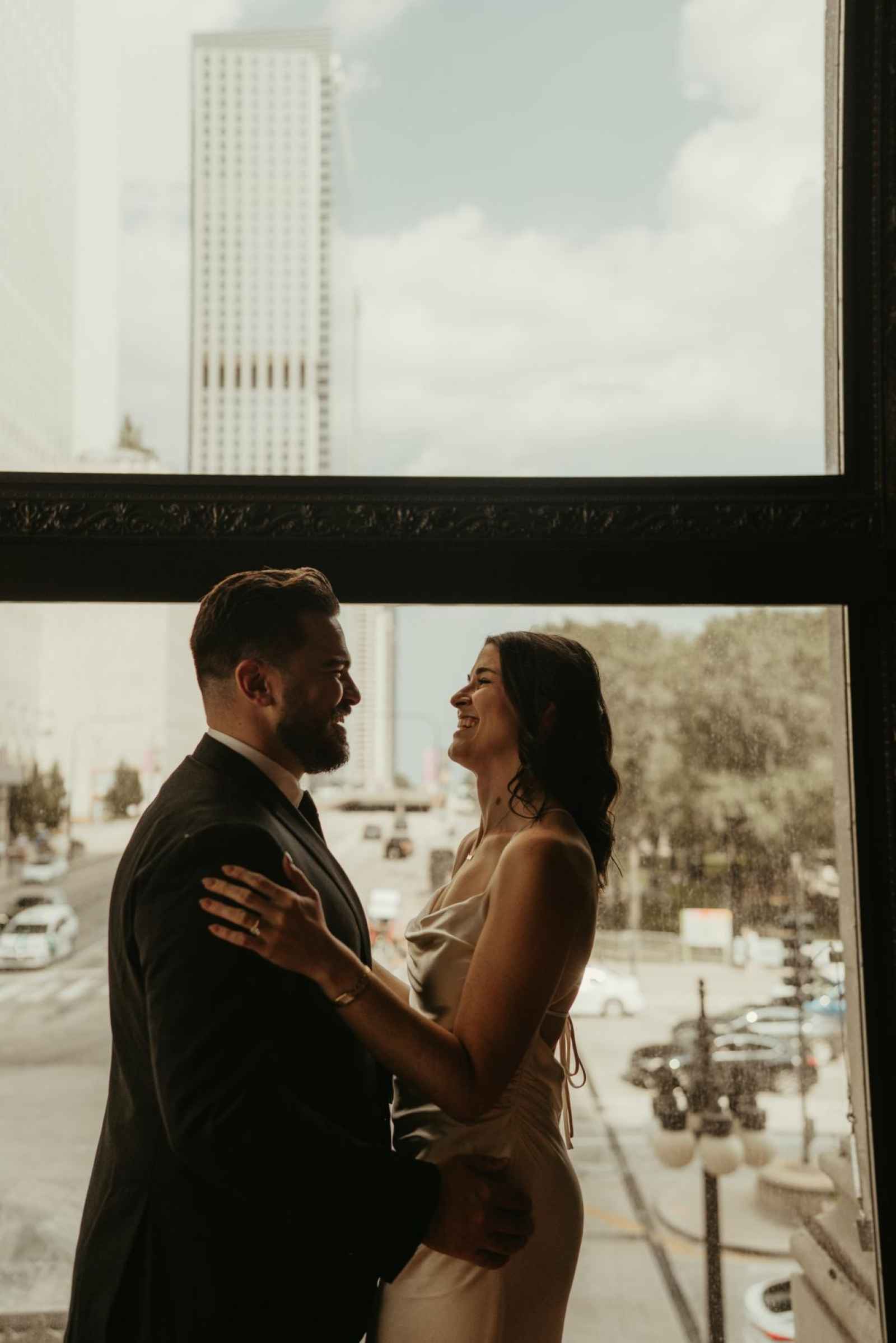An Artistic and Iconic Chicago E-Session: The Engagement of Haley and ...