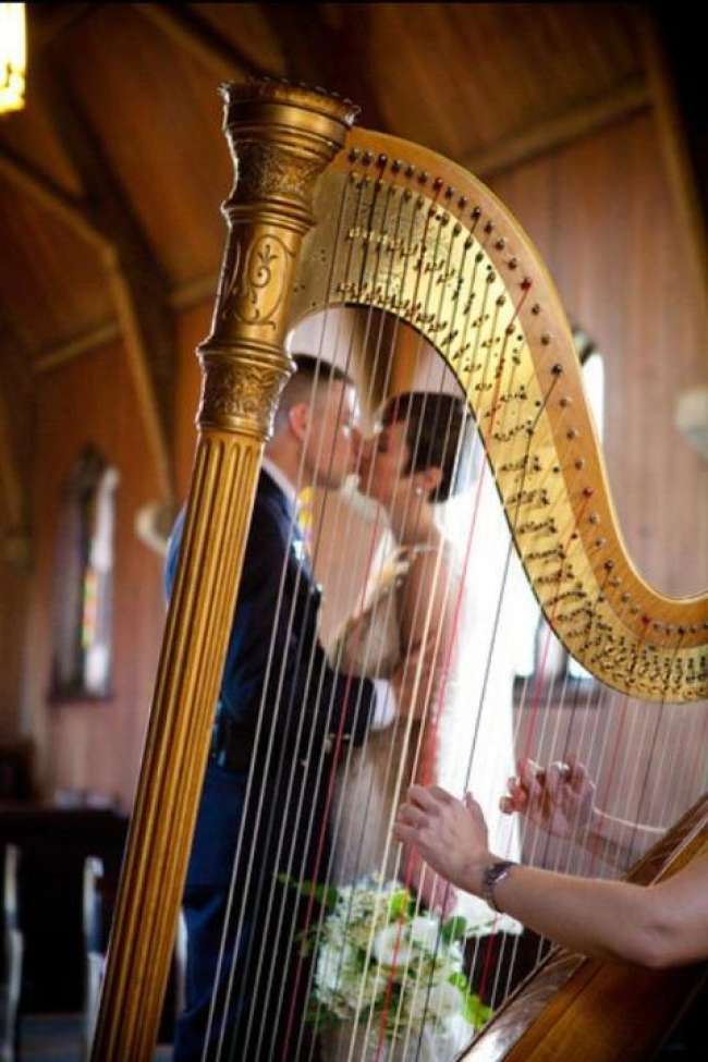 A Kiss Through the Harp