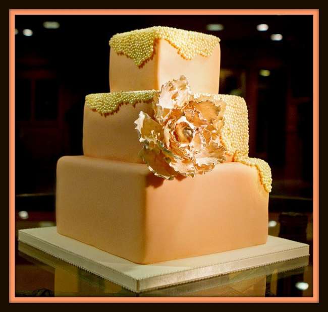 Square, three-tiered wedding cake