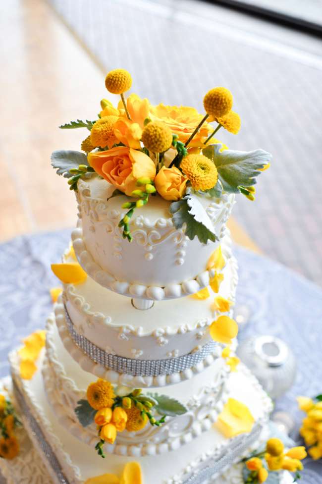 Cake with Pops of Yellow