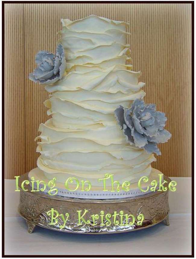 Wedding cake with tapered frosting