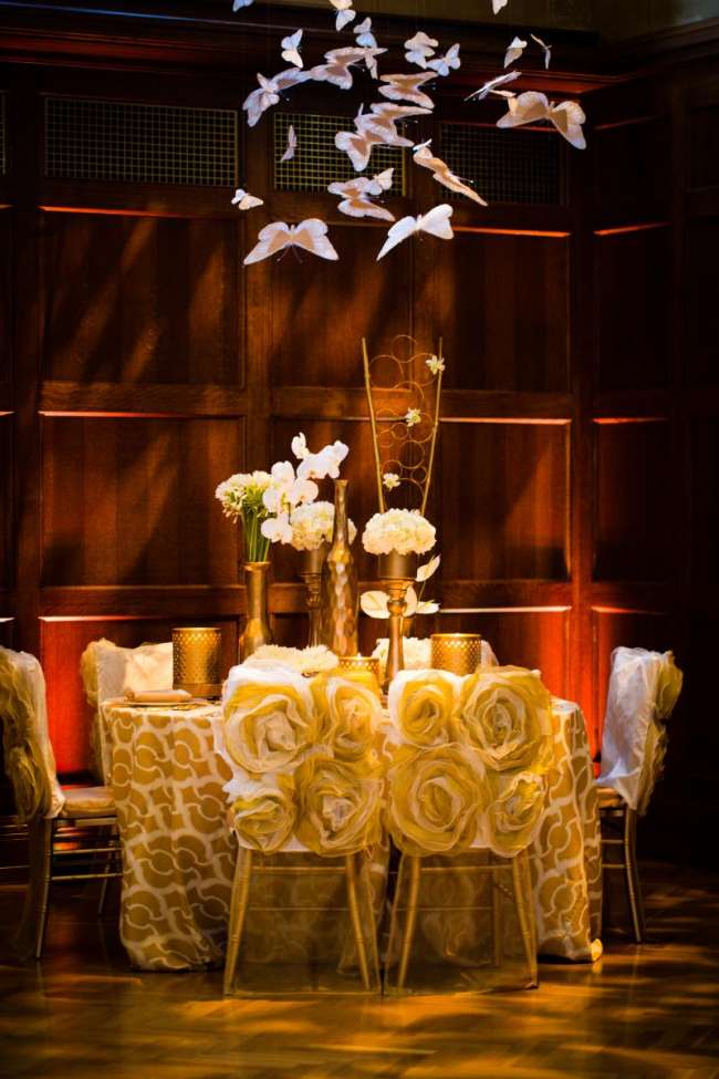 Dramatic Gold Reception Table 